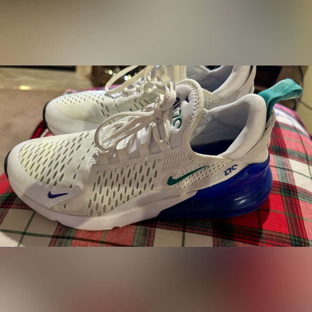 Womens athletic sneaker